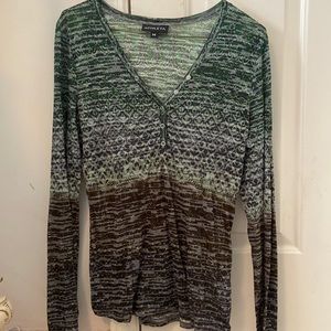 Women’s Athleta top